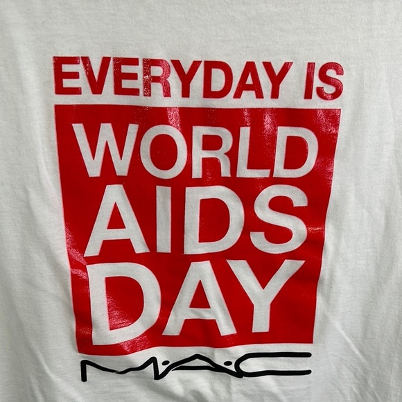 MAC Cosmetics White and Red Graphic T-Shirt - Picture 2 of 4
